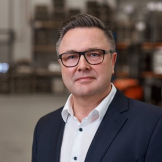 Andreas Wacker arbeitet bei der Reinheimer Grass GmbH als Produktionsleiter